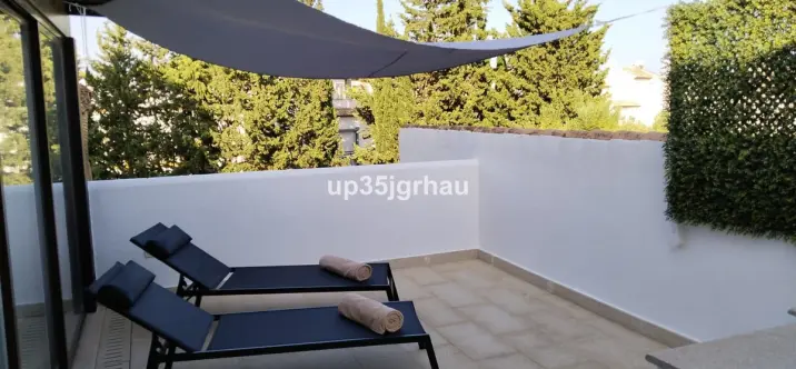 Middle floor apartment R5216503 1