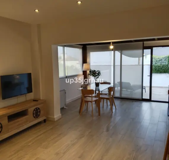 Middle floor apartment R5216503