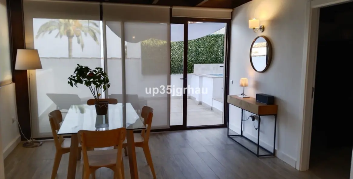 Sale of middle floor apartment in Estepona (district Estepona) 5