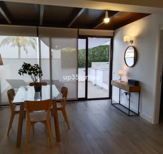 Middle floor apartment R5216503