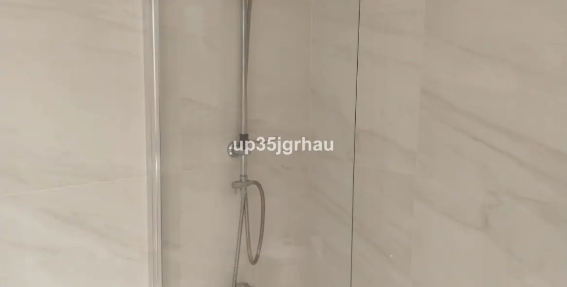 Sale of middle floor apartment in Estepona (district Estepona) 10