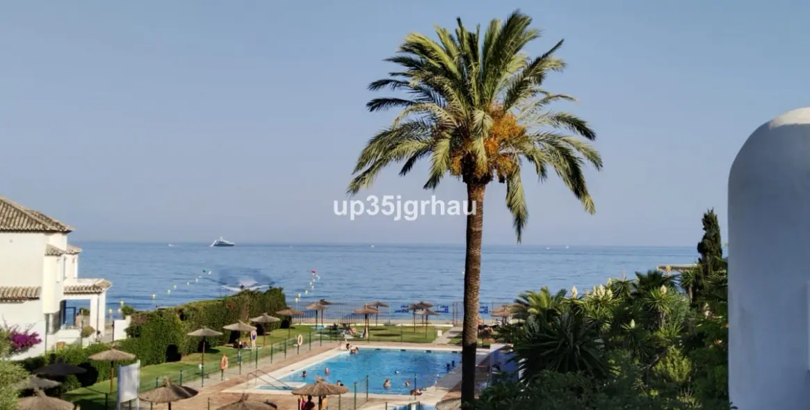 Продажа апартаментов на среднем этаже в Estepona 14