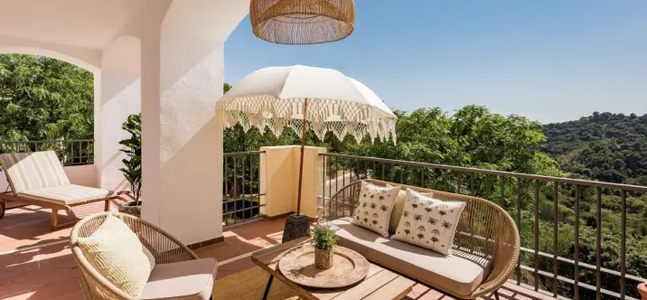 Продажа апартаментов на среднем этаже в Los Arqueros 0