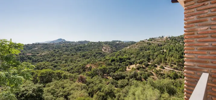 Продажа апартаментов на среднем этаже в Los Arqueros 4