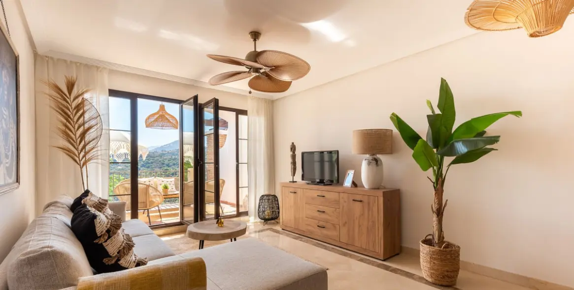 Продажа апартаментов на среднем этаже в Los Arqueros 8