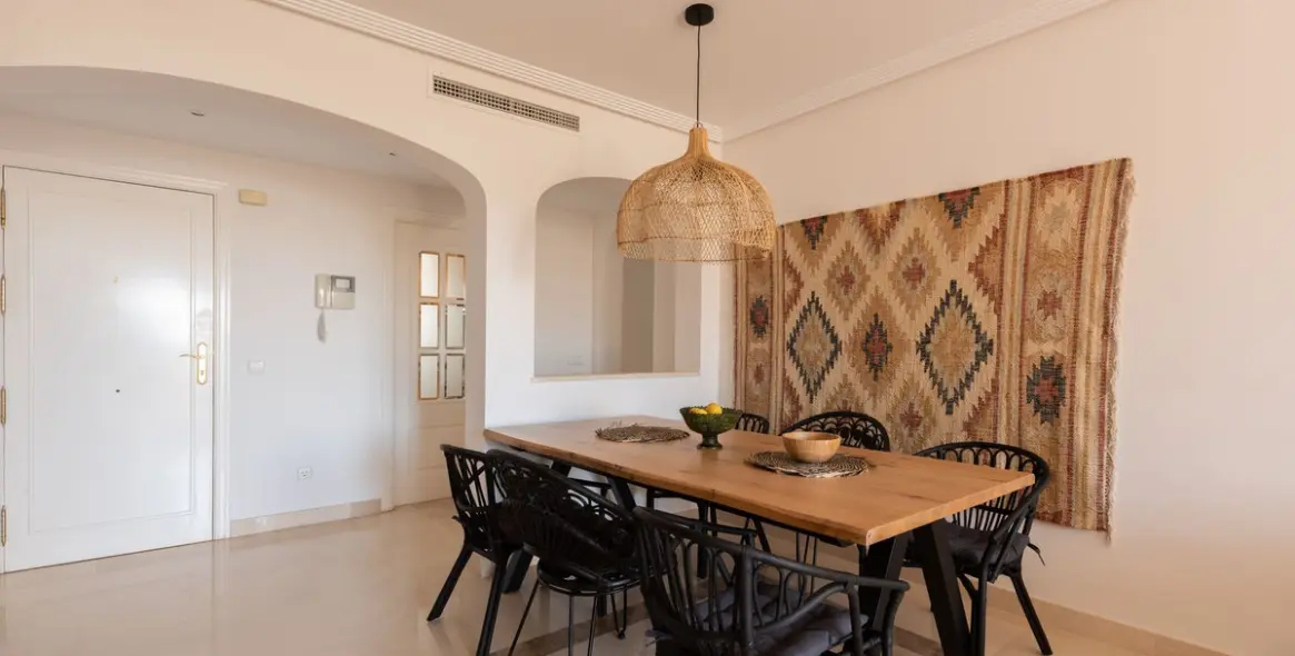 Продажа апартаментов на среднем этаже в Los Arqueros 10