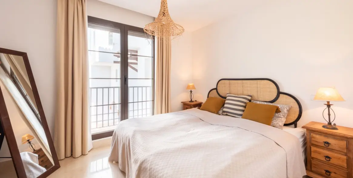 Продажа апартаментов на среднем этаже в Los Arqueros 14