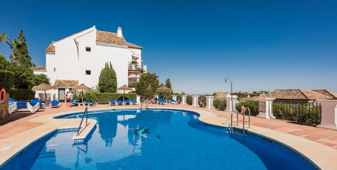 Продажа апартаментов на среднем этаже в Los Arqueros 17