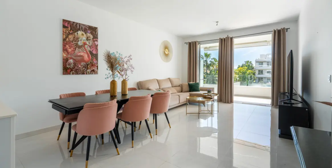 Sale of middle floor apartment in Estepona (district Estepona) 2