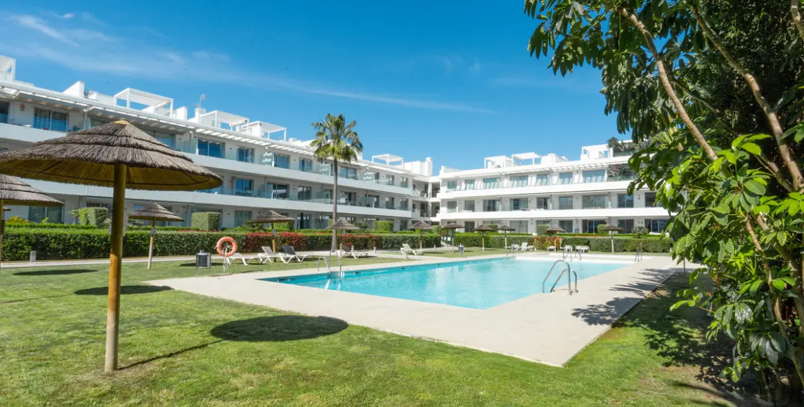 Sale of middle floor apartment in Estepona (district Estepona) 5