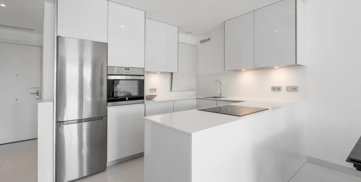 Sale of middle floor apartment in Estepona (district Estepona) 8