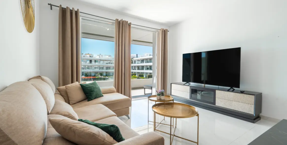 Sale of middle floor apartment in Estepona (district Estepona) 10