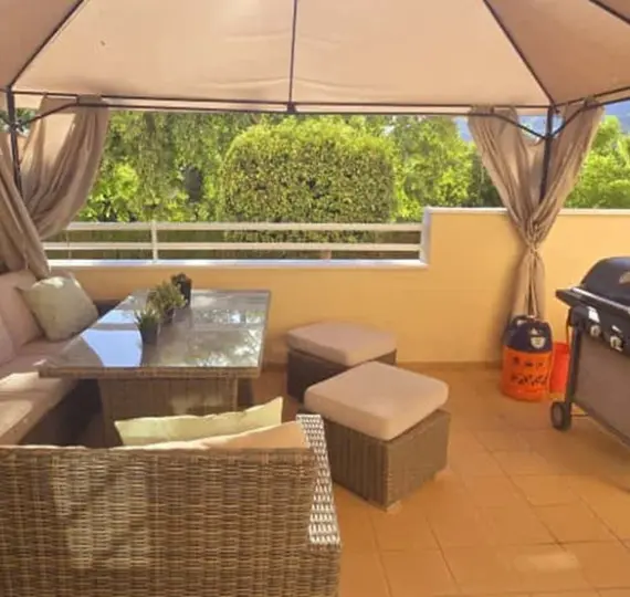 Продажа апартаментов на первом этаже в Ciudad Jardín