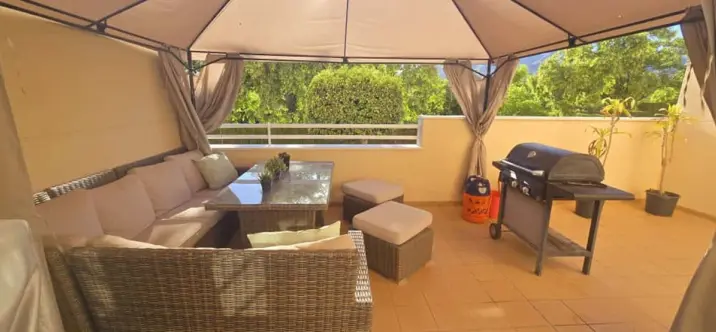 Продажа апартаментов на первом этаже в Ciudad Jardín 0