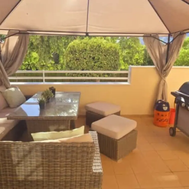 Sale of ground floor apartment in Ciudad Jardín