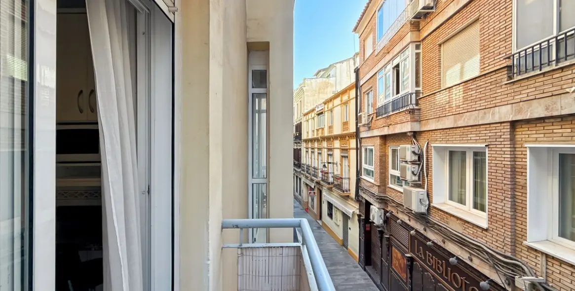 Sale of middle floor apartment in Centro Histórico 1
