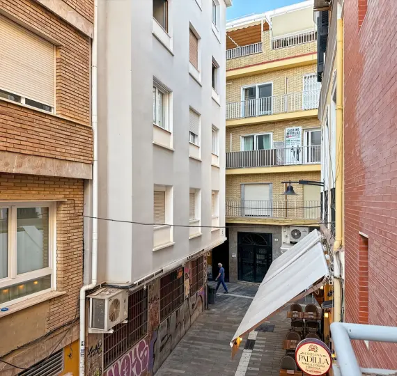 Sale of middle floor apartment in Centro Histórico
