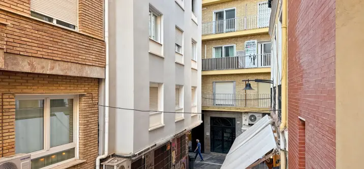 Sale of middle floor apartment in Centro Histórico 3