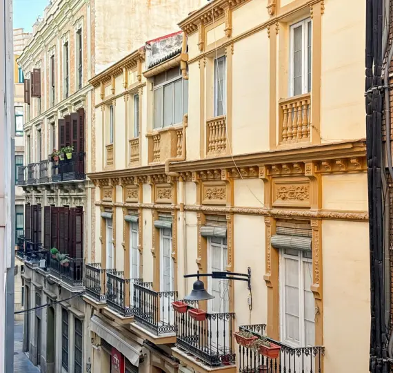 Sale of middle floor apartment in Centro Histórico