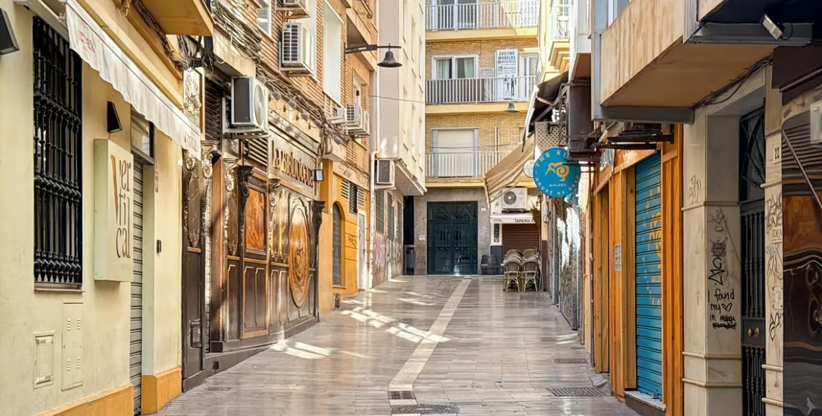 Sale of middle floor apartment in Centro Histórico 8