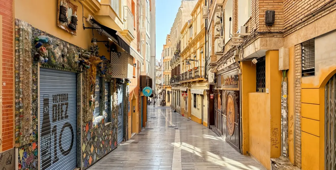 Sale of middle floor apartment in Centro Histórico 10