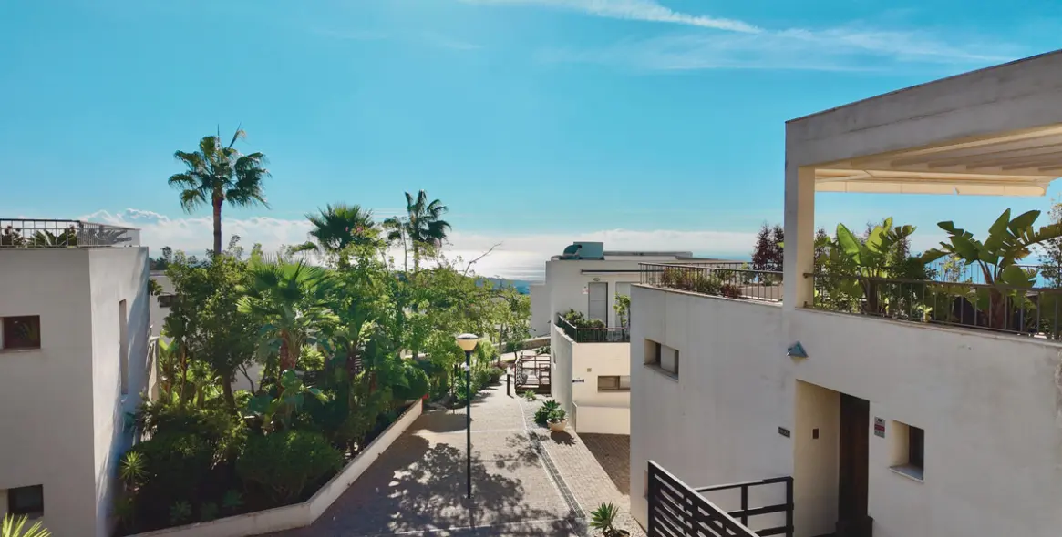 Sale of ground floor apartment in Marbella 2