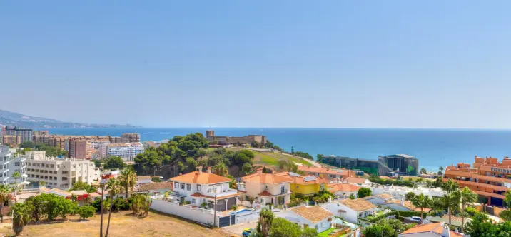 Venta de ático en Fuengirola 0