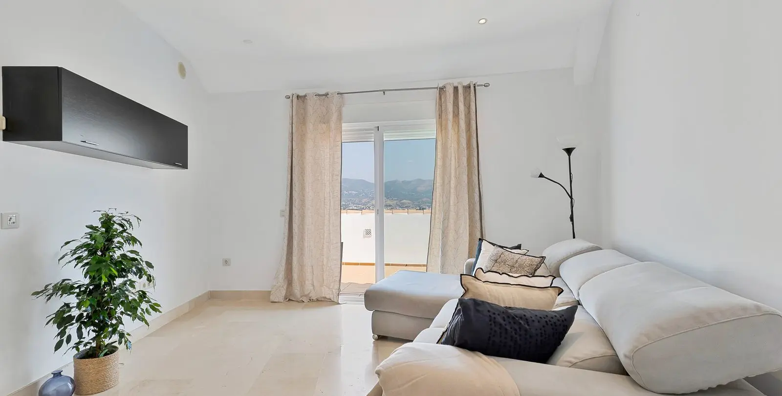 Sale of penthouse in Fuengirola 6