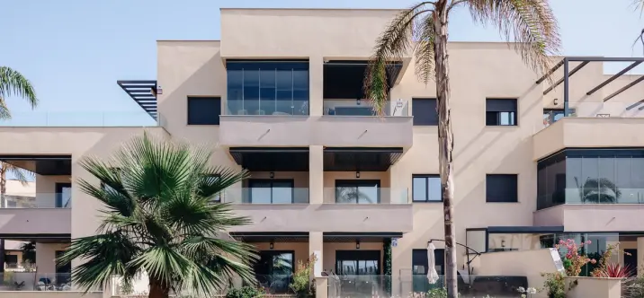 Sale of middle floor apartment in Vélez-Málaga 2