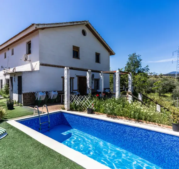 Sale of finca - cortijo in Monda