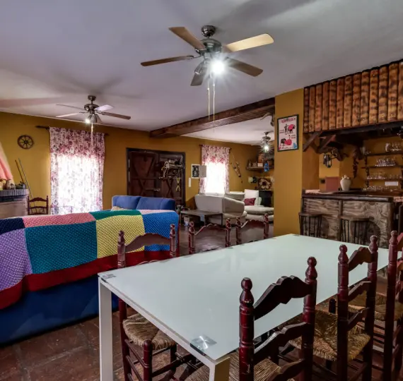 Sale of finca - cortijo in Monda