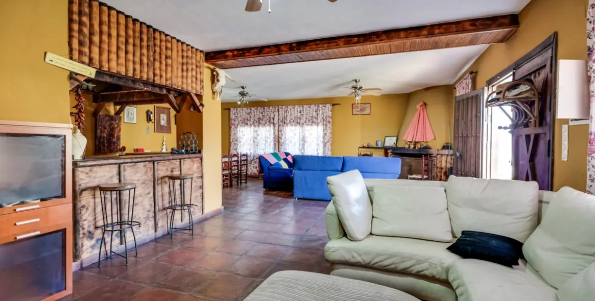 Sale of finca - cortijo in Monda 3