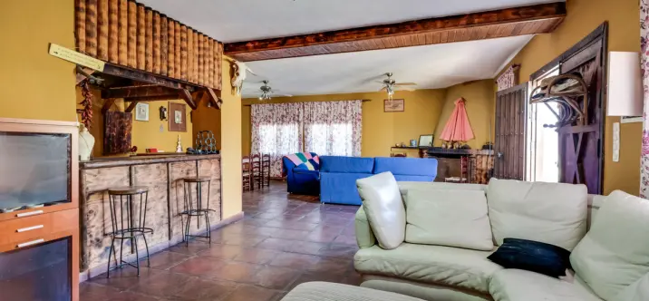 Sale of finca - cortijo in Monda 2