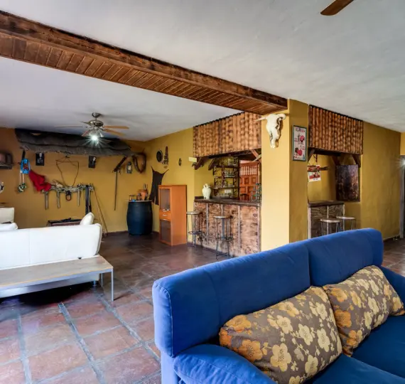 Sale of finca - cortijo in Monda