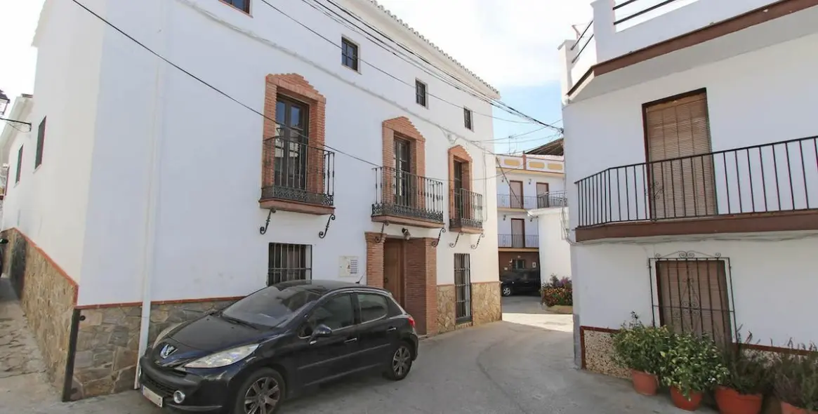 Продажа таунхауса в Guaro 1