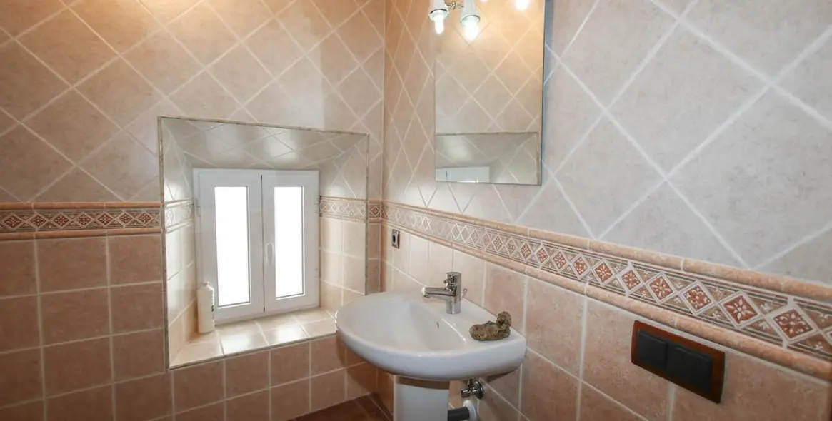 Продажа таунхауса в Guaro 15