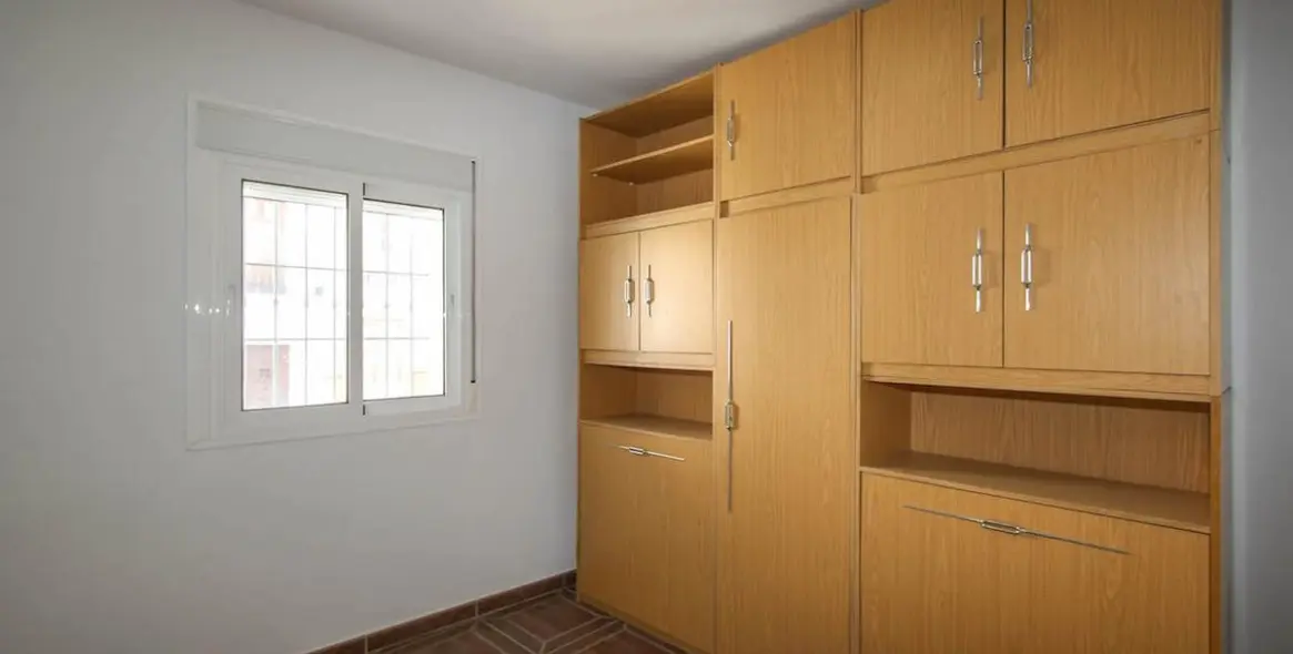 Продажа таунхауса в Guaro 18