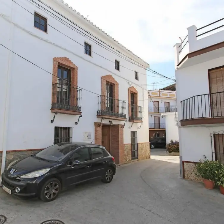 Sale of townhouse in Guaro