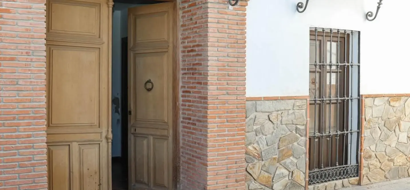 Sale of townhouse in Guaro 4