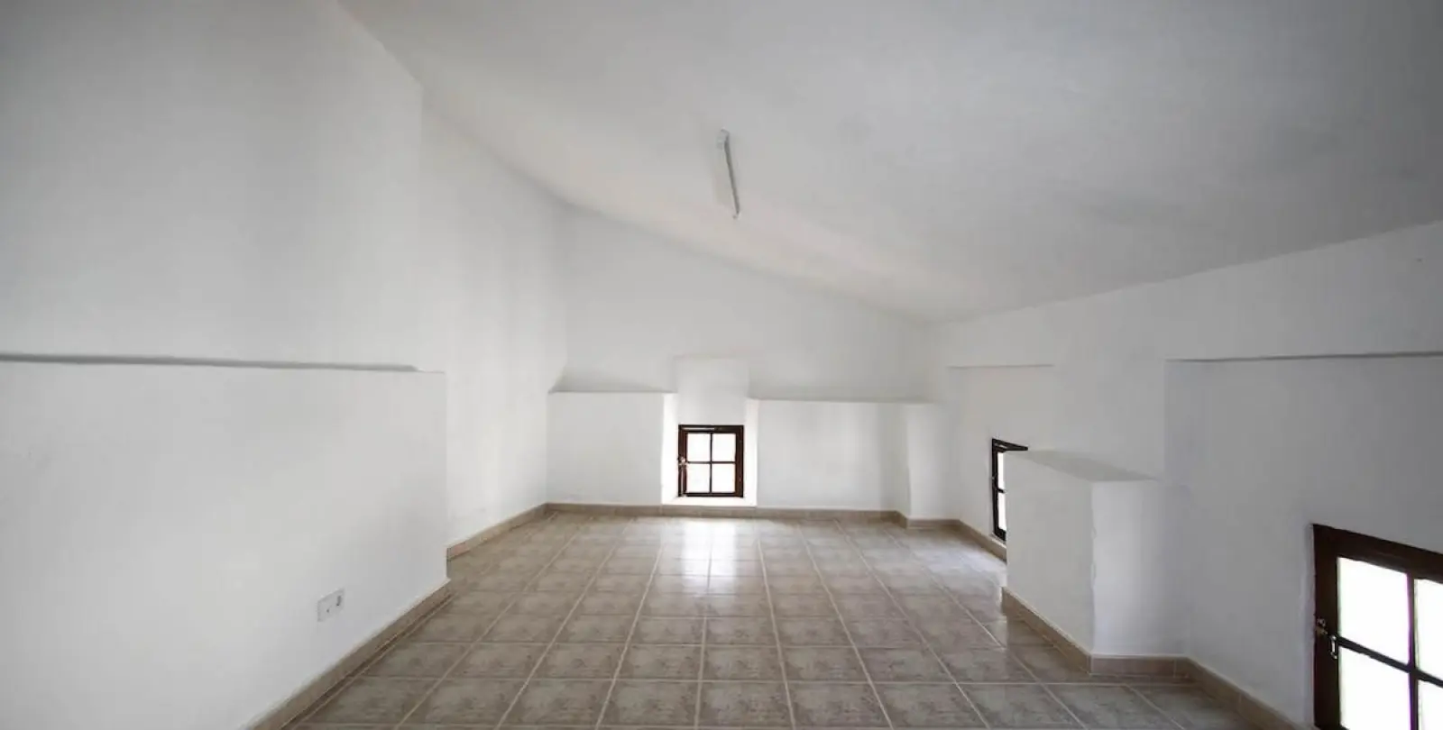 Sale of townhouse in Guaro 11