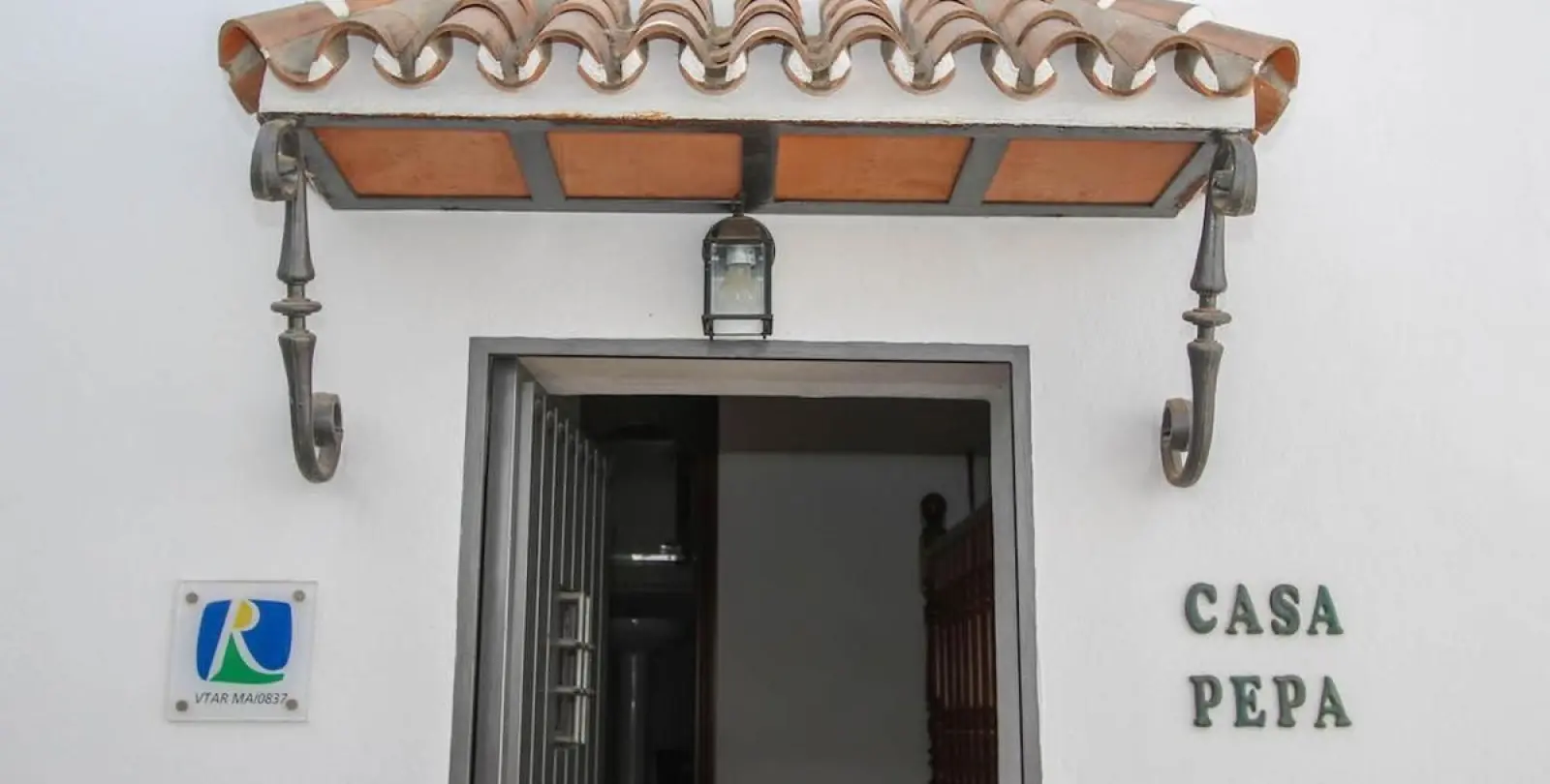 Sale of townhouse in Guaro 27