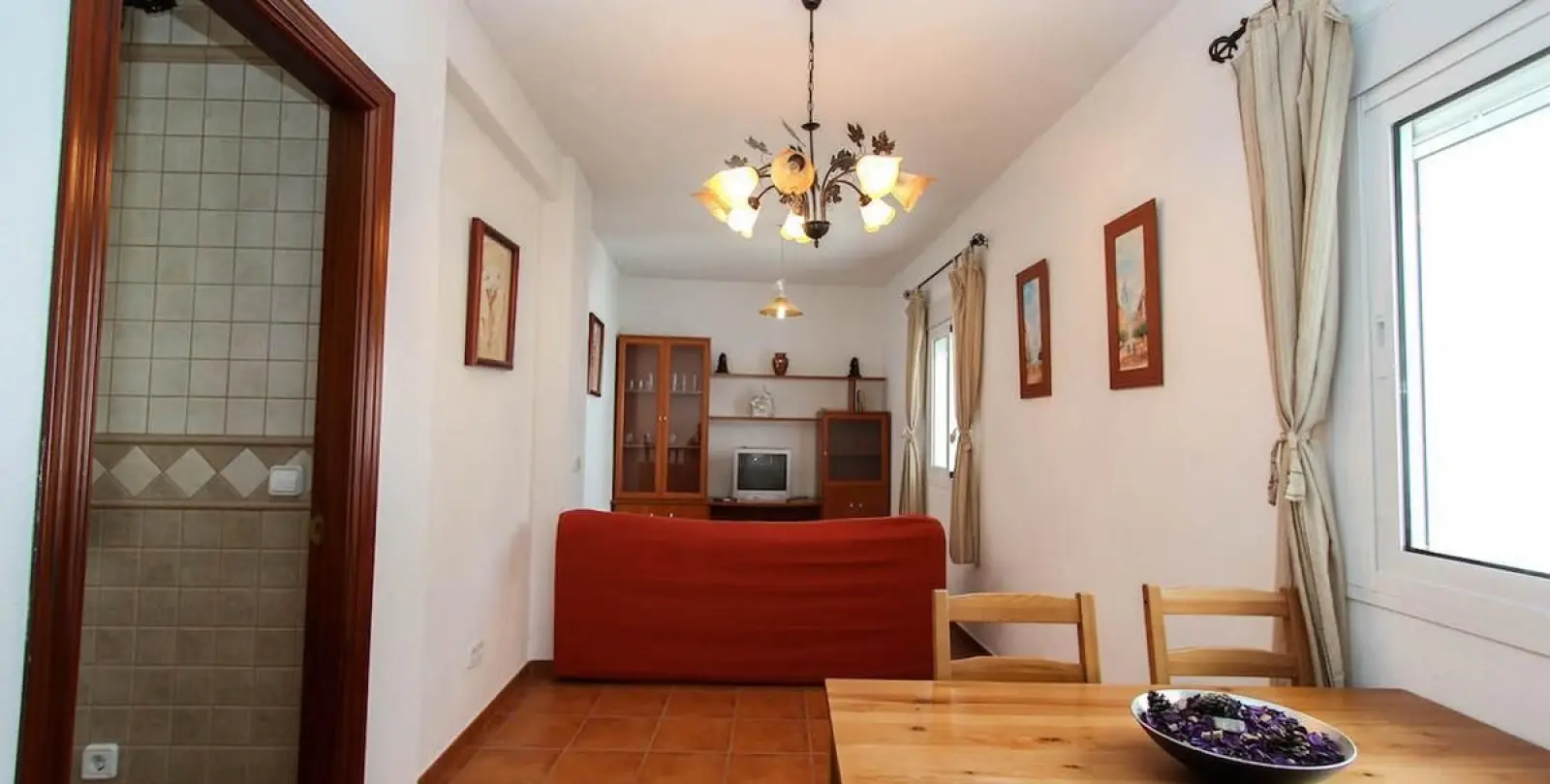 Sale of townhouse in Guaro 28
