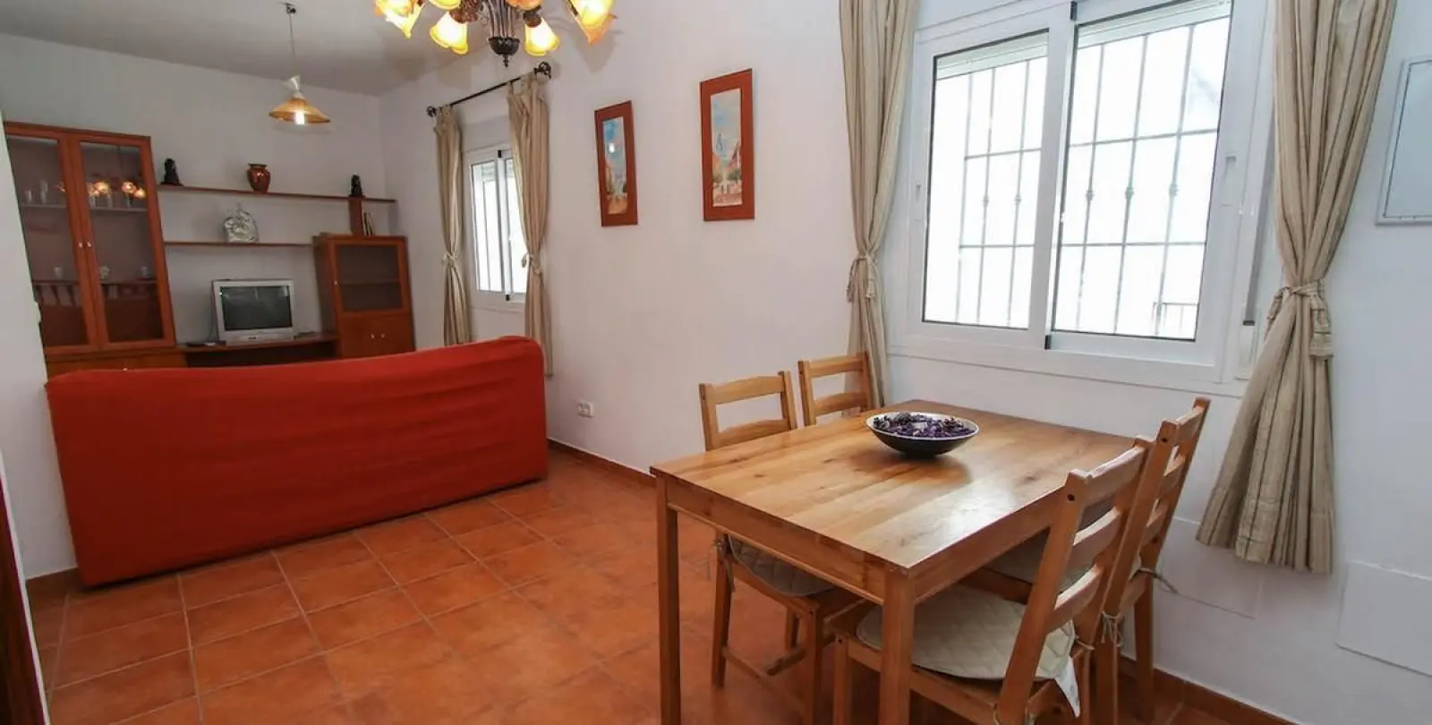 Sale of townhouse in Guaro 29