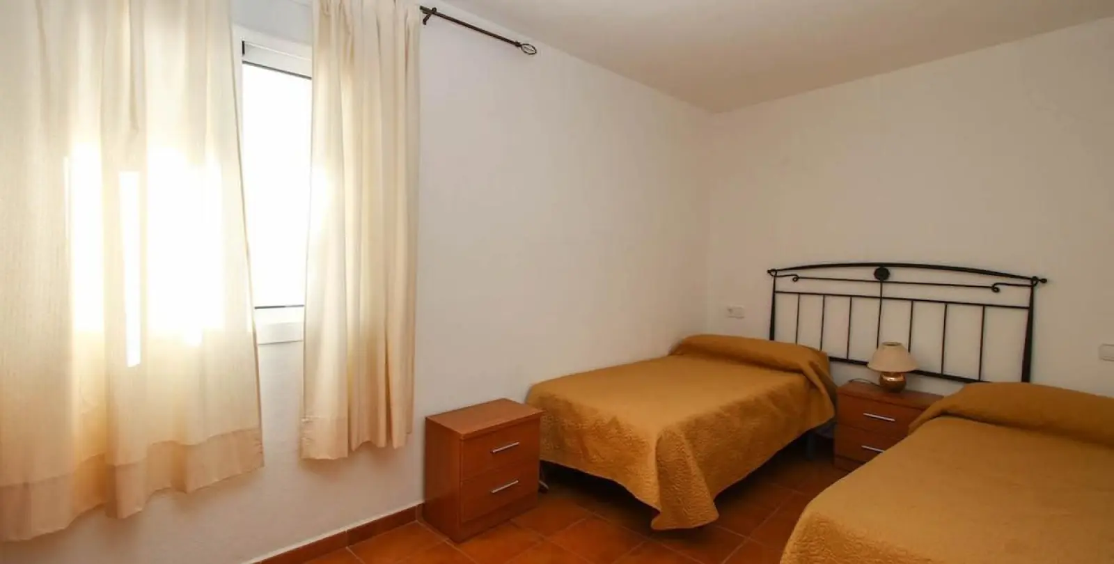 Sale of townhouse in Guaro 32