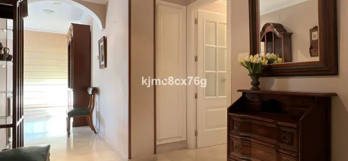 Продажа апартаментов на среднем этаже в Marbella 1