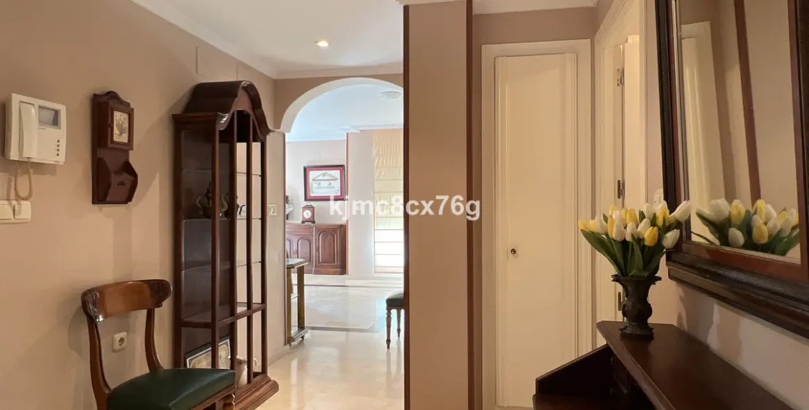 Продажа апартаментов на среднем этаже в Marbella 3