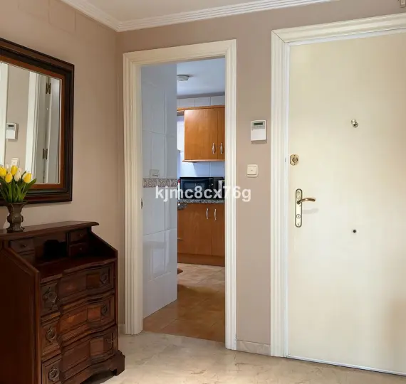 Продажа апартаментов на среднем этаже в Marbella