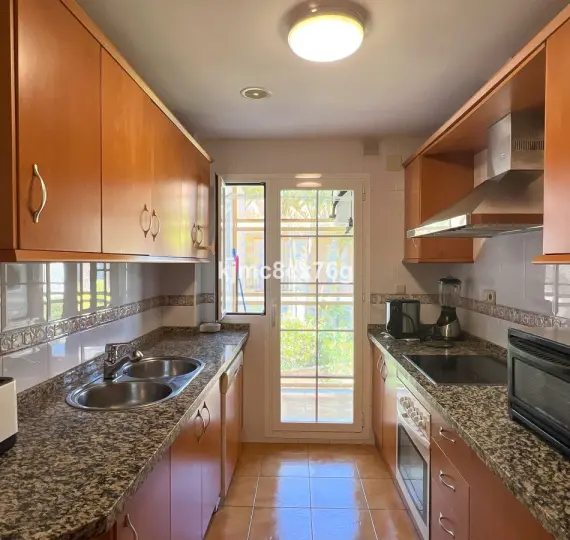 Продажа апартаментов на среднем этаже в Marbella