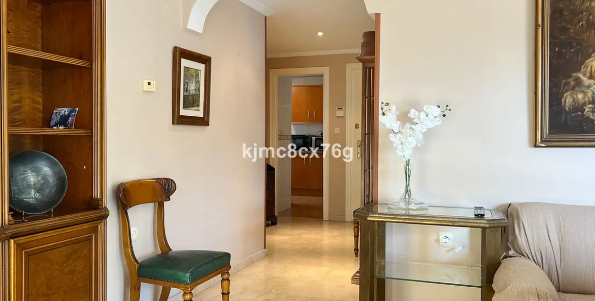 Продажа апартаментов на среднем этаже в Marbella 9