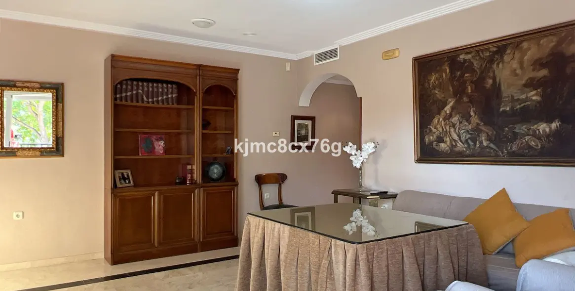 Продажа апартаментов на среднем этаже в Marbella 13